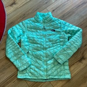 The North Face Puffer thermoball Jacket